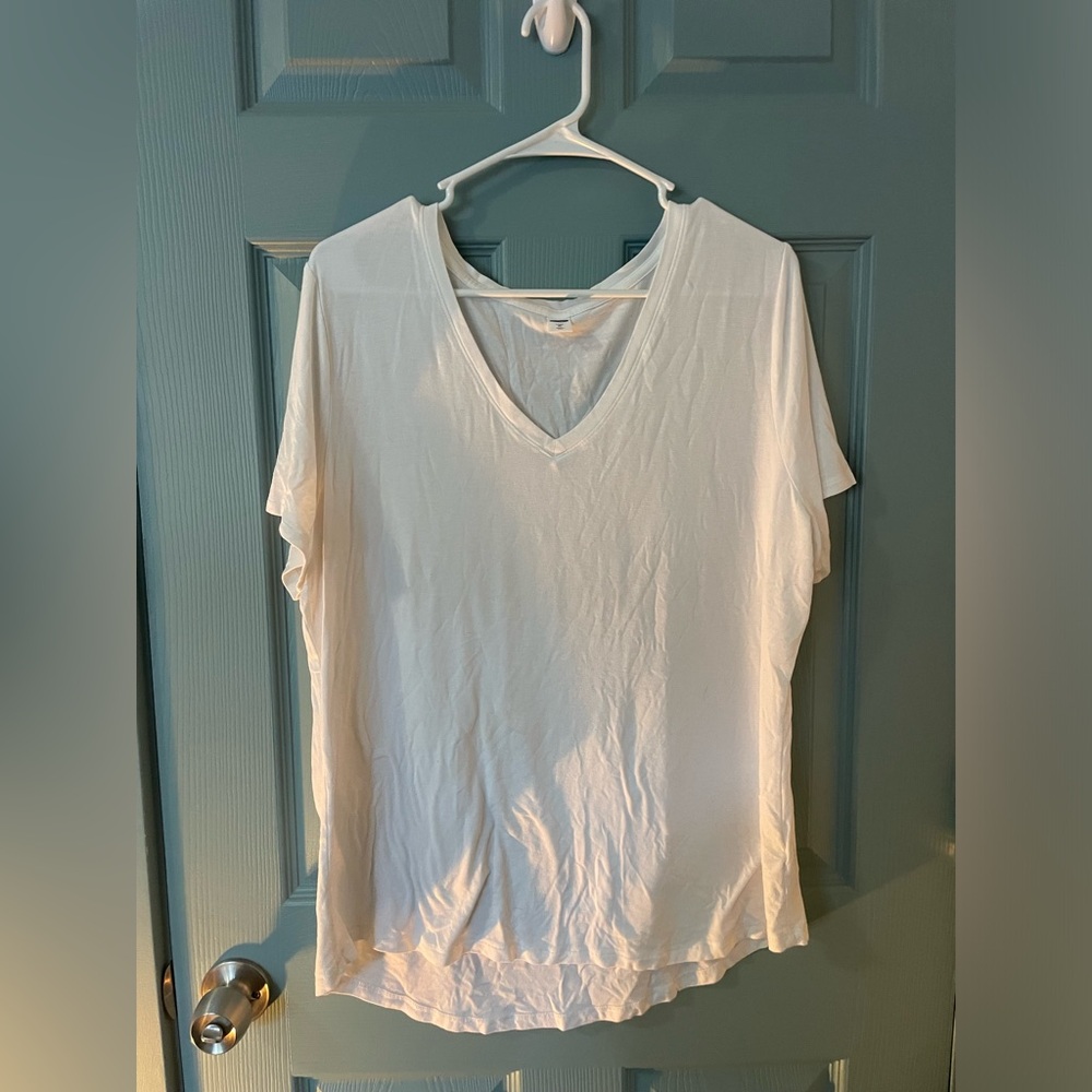 Old navy white tee